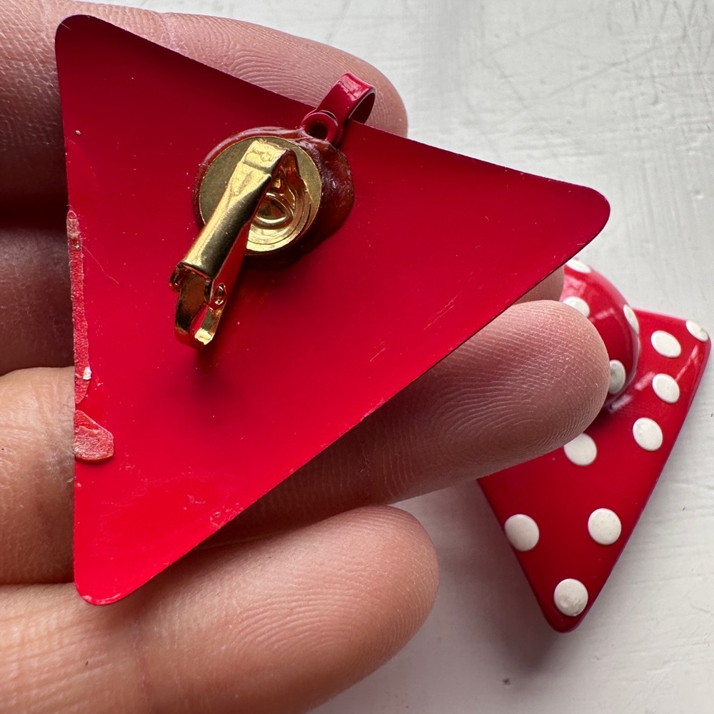 Vtg 80s 90s oversized funky Red white Polka Dot Clip-ons earrings triangle - Picture 3 of 10